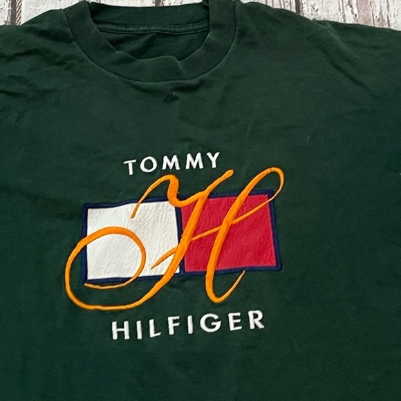 Vintage 1990s Tommy Hilfiger Fashion Apparel 90s Crewneck Tee Tshirt - Picture 2 of 3